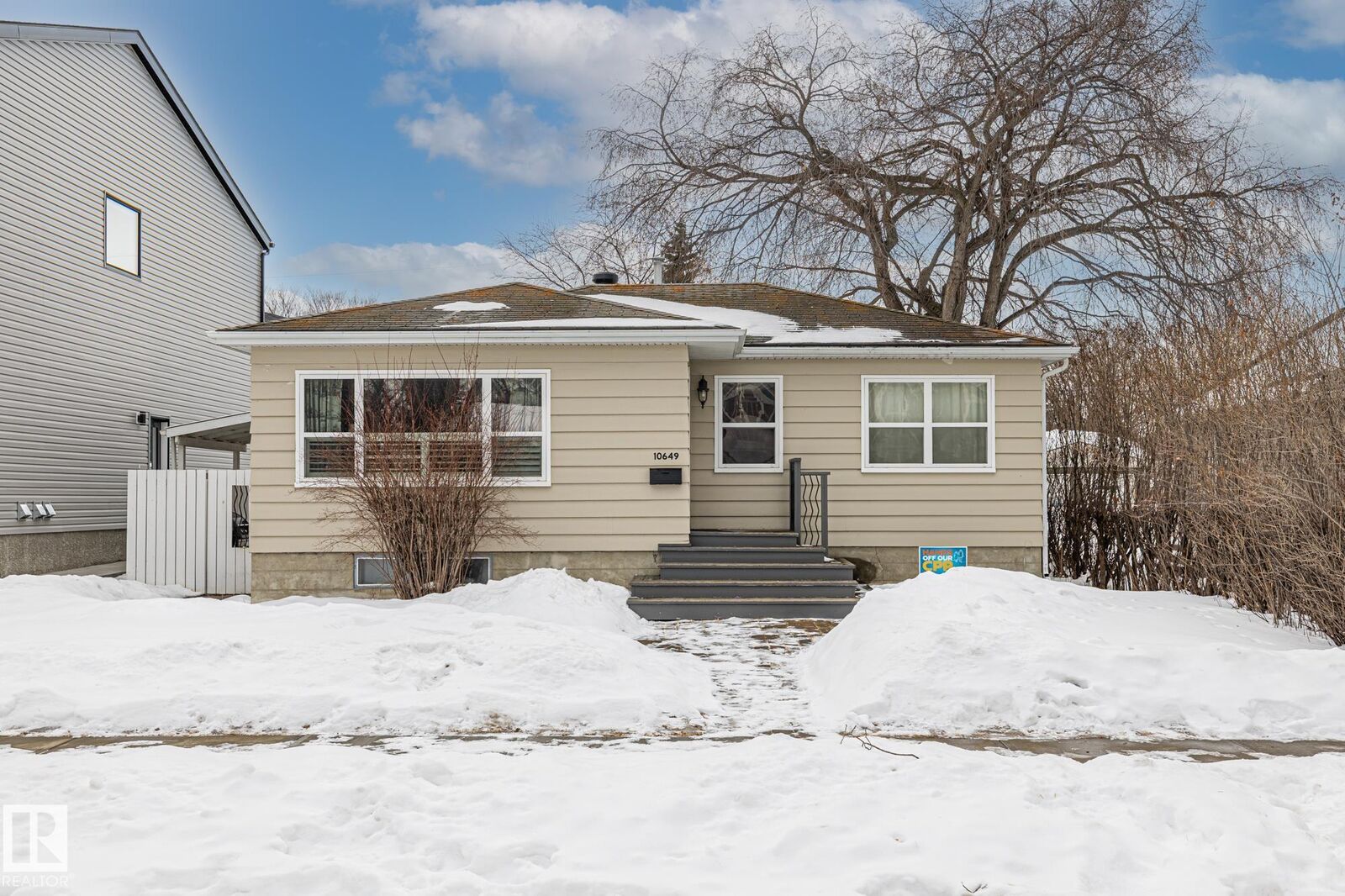 Property Photo:  10649 64 Avenue NW  AB T6H 1T1 