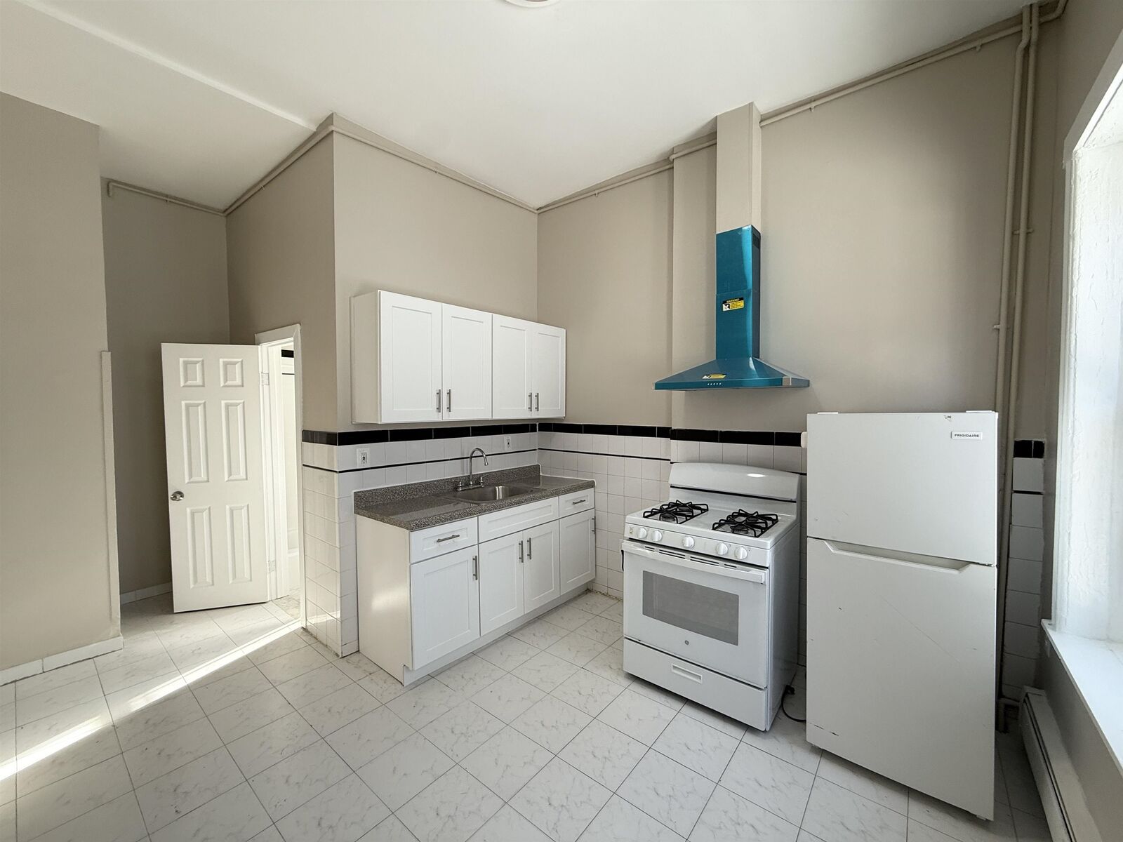 Property Photo:  769 West Side Ave G (1)  NJ 07304 