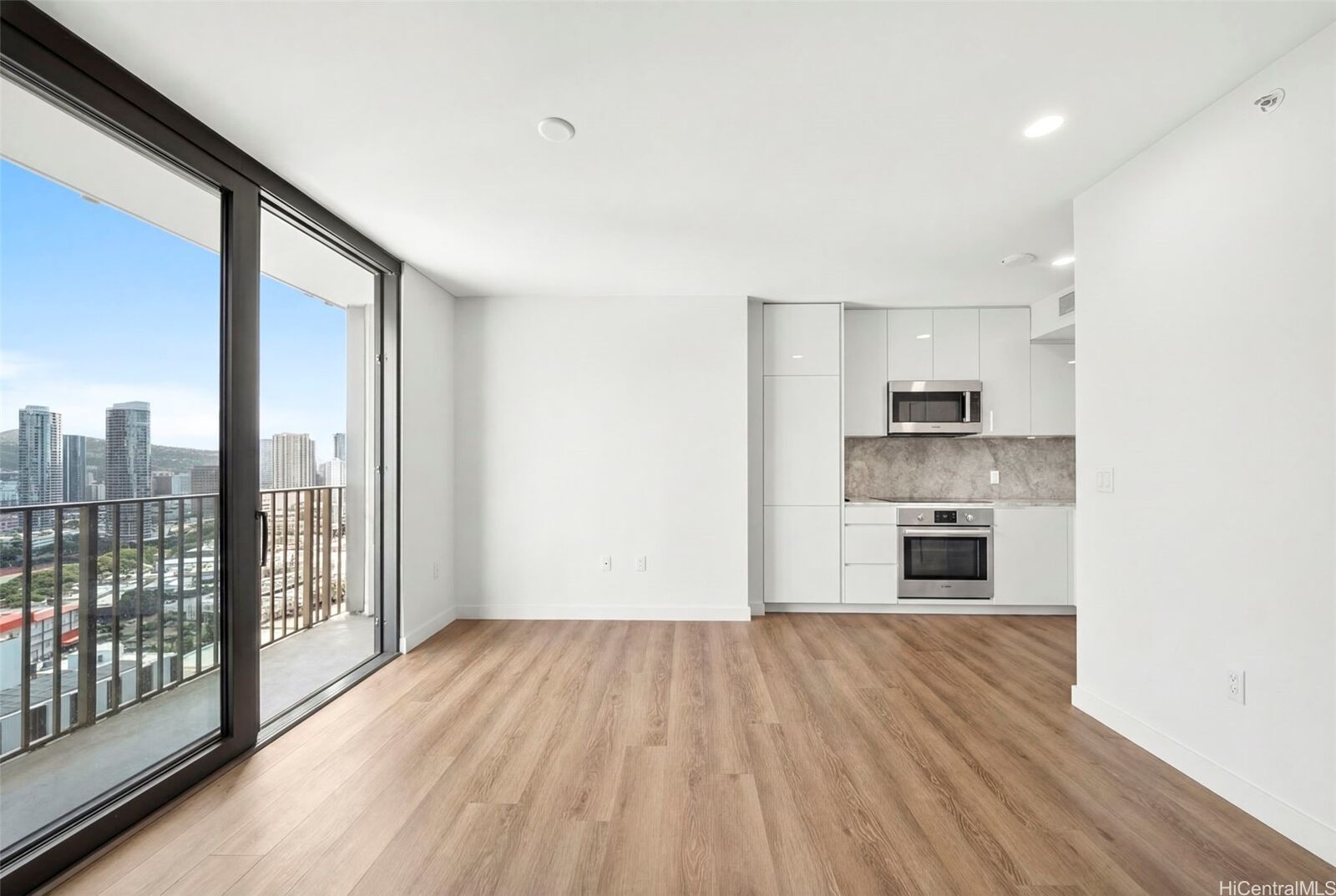Property Photo: 987 Queen Street 2616 HI 96814