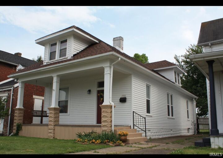 Property Photo: 1916 W Indiana Street IN 47712