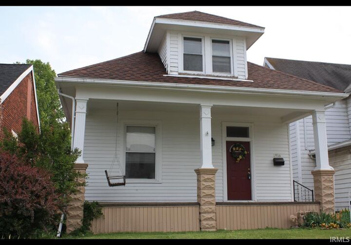 Property Photo:  1916 W Indiana Street  IN 47712 