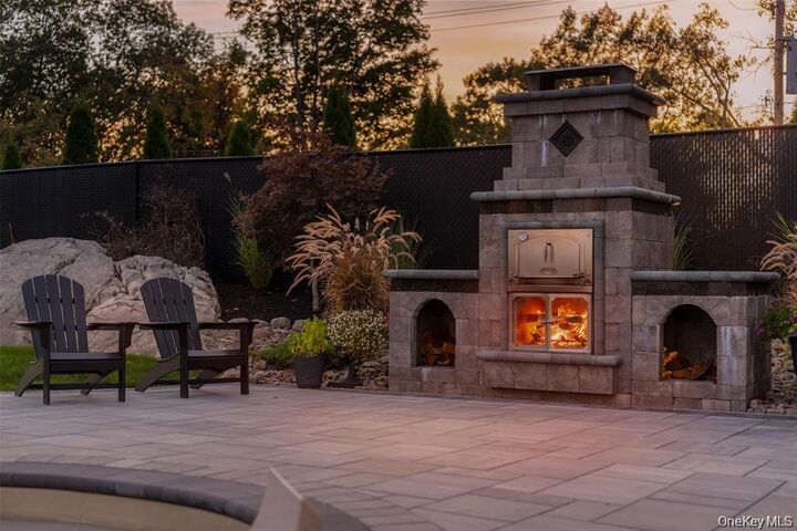 Property Photo:  1582 Route 9W  NY 12542 