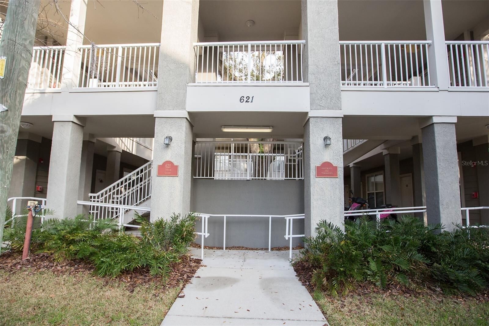 Property Photo:  621 SW 10th Street 108  FL 32601 