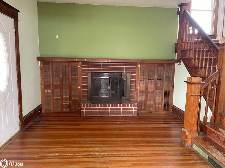 Property Photo: 321 6th Avenue IA 50112