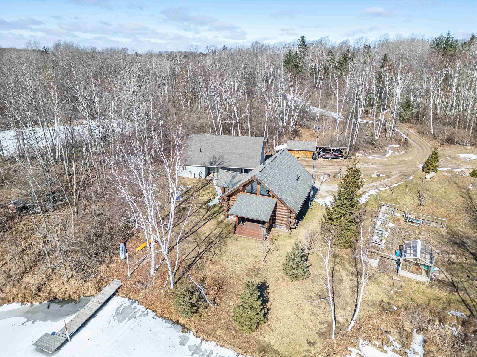 Property Photo:  5330 Scottish Hills Dr Drive  MI 48624 