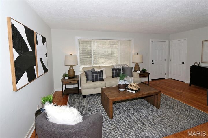 Property Photo:  221 S Harvey Avenue  MO 63135 