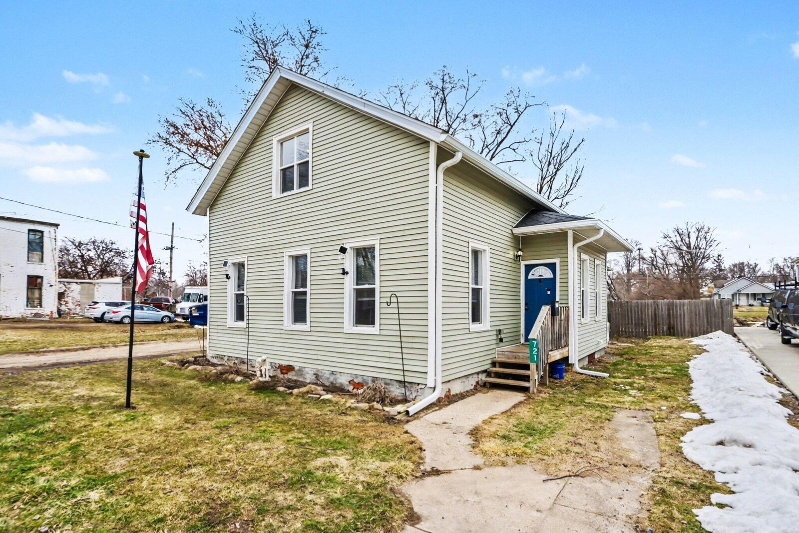 Property Photo:  721 N 4th Street  MI 49120 