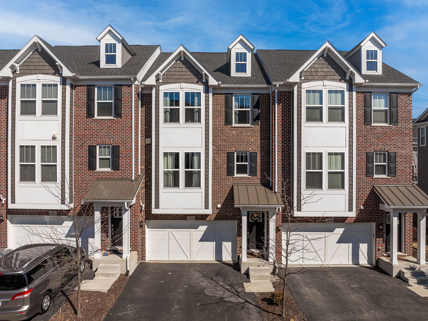 Property Photo:  906 Coletta Circle  IL 60563 