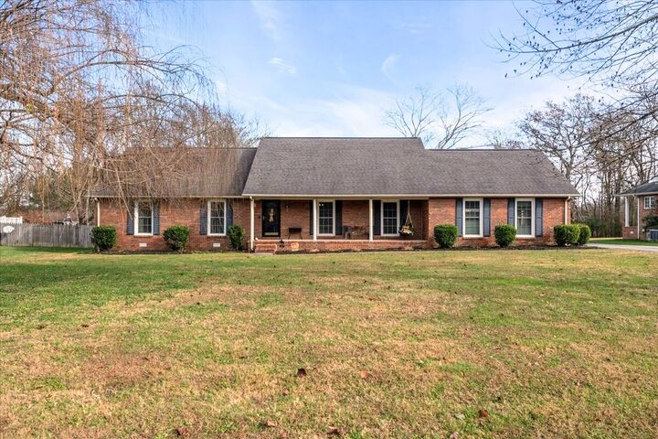 Property Photo: 105 Safley Ct TN 37388
