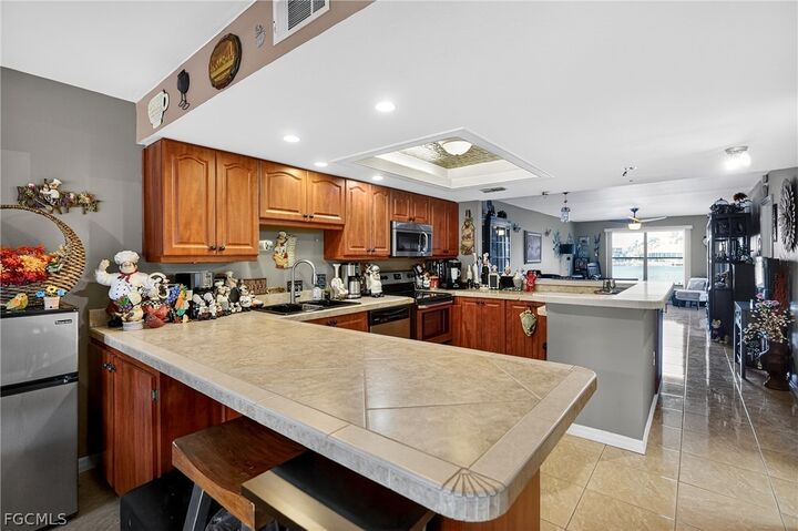 Property Photo:  123 SW 47th Terrace 102  FL 33914 