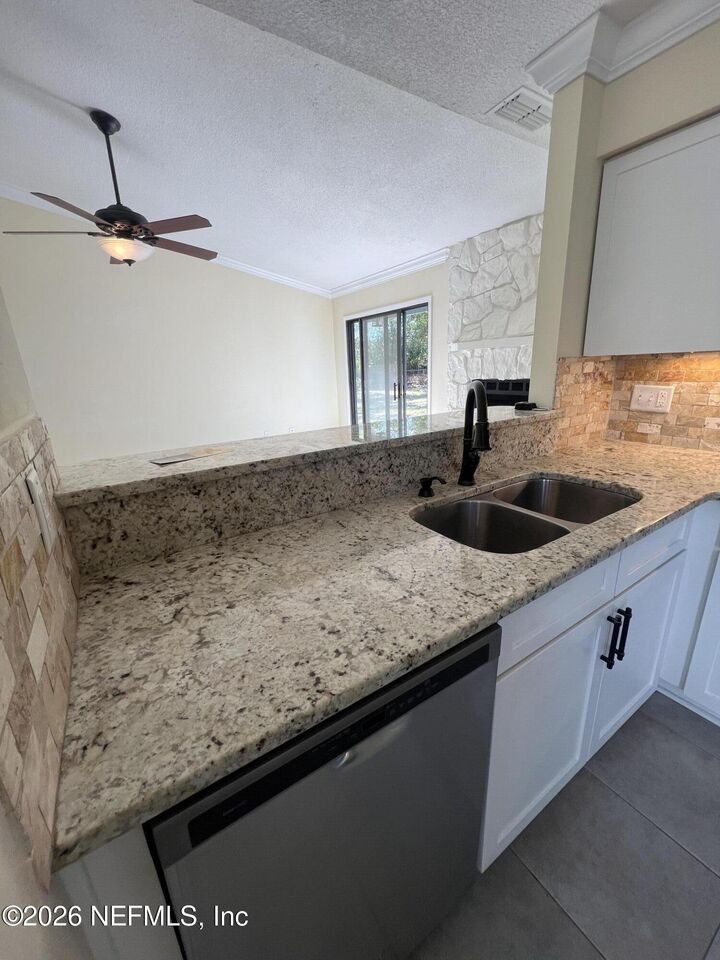 Property Photo:  4928 Astoria Court  FL 32217 