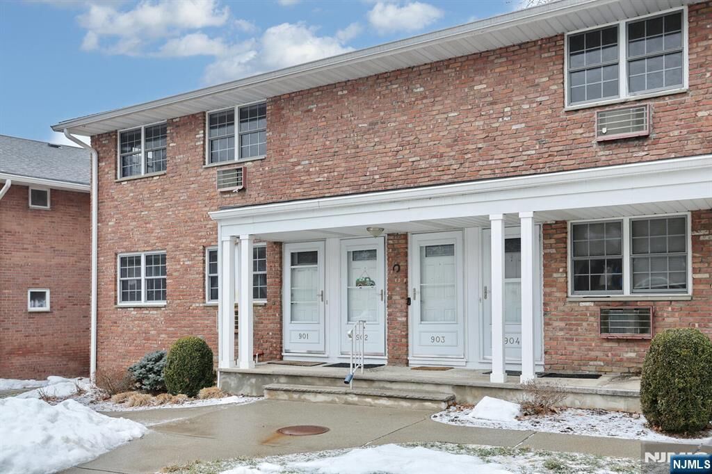 Property Photo: 903 Washington Drive NJ 07446