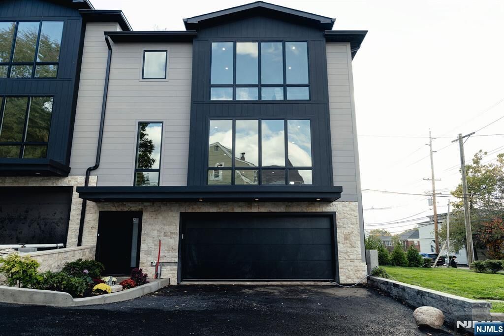 Property Photo:  401 B Grand Avenue 401 B  NJ 07605 