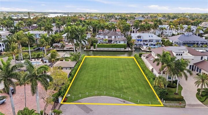 Property Photo:  754 16th Ave S  FL 34102 