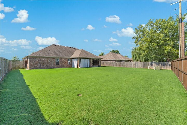 Property Photo:  1508 Parkside Circle  AR 72718 