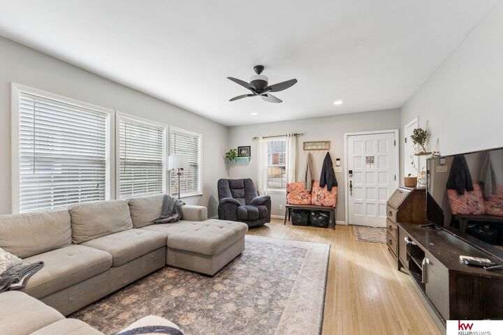 Property Photo: 503 S 50th Avenue NE 68106