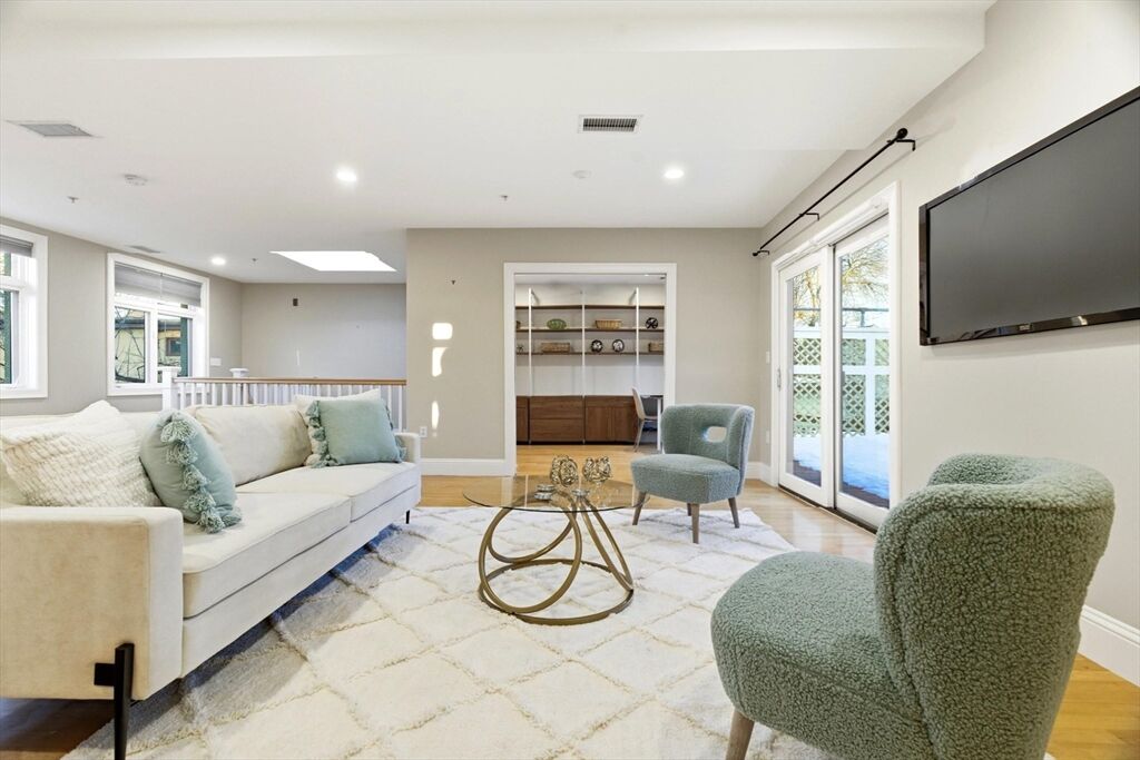 Property Photo: 38 Brookford St 2 MA 02140