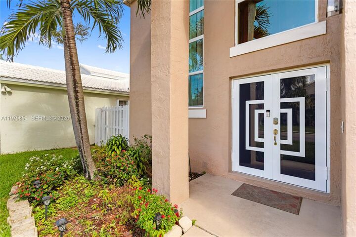 Property Photo: 1071 SW 101st Ter FL 33025