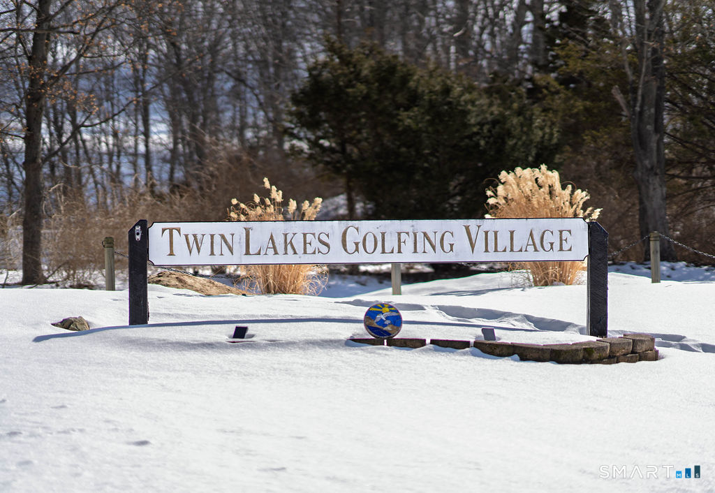 Property Photo:  219 Twin Lakes Road Apt A  CT 06471 