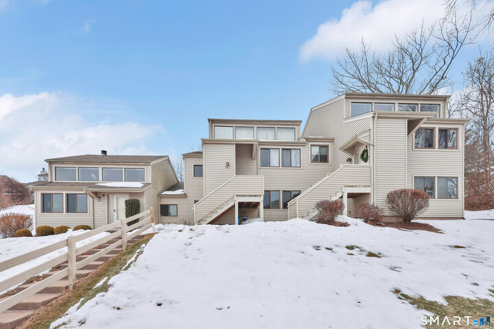 Property Photo:  260 Brittany Farms Road Apt B  CT 06053 