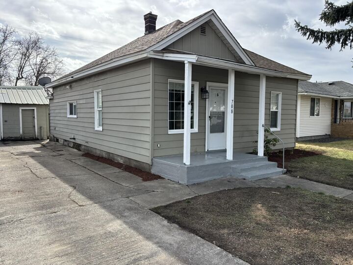 Property Photo: 708 E Providence Ave WA 99207