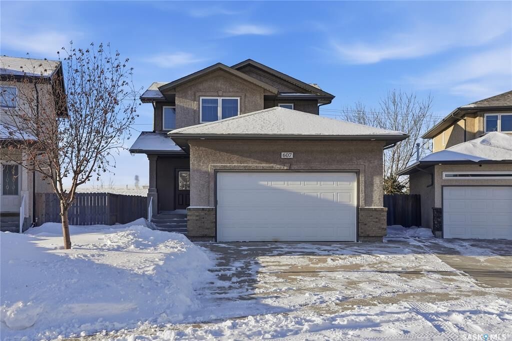 Property Photo:  607 Beckett Crescent  SK S7N 4X3 