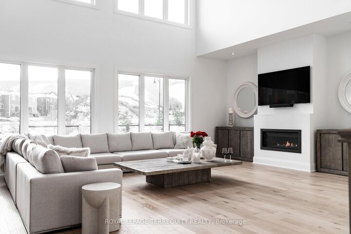 Property Photo: 109 Stillwater Crescent ON L9Y 4P5