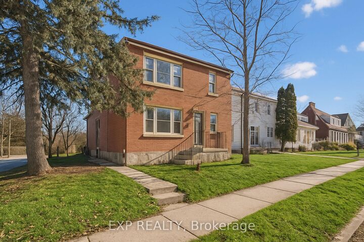 253 Sydney Street S — photo 1