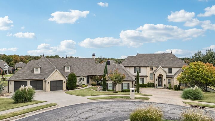 Property Photo:  510 E Fredericksburg Court  OK 74011 