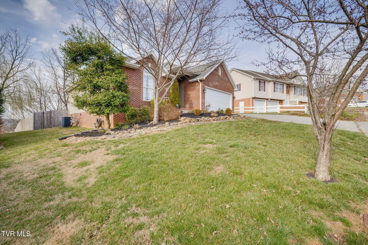 Property Photo: 32 Taylor Ridge Court TN 37601