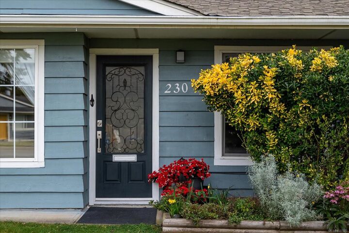 Property Photo:  230 Evergreen St  BC V9P 2G7 