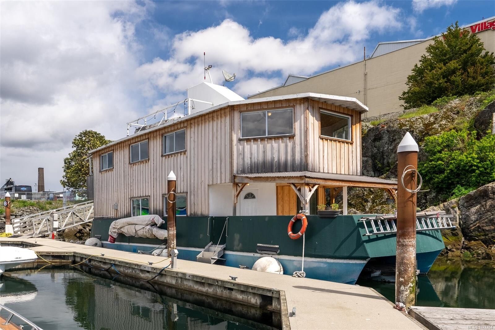 Property Photo: 1810B Store St #14 BC V8T 4R4