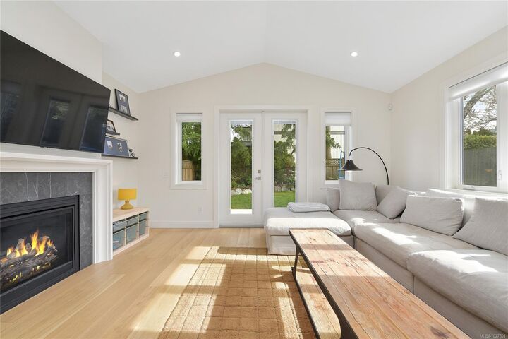 Property Photo: 4317 Majestic Dr BC V8N 3H1