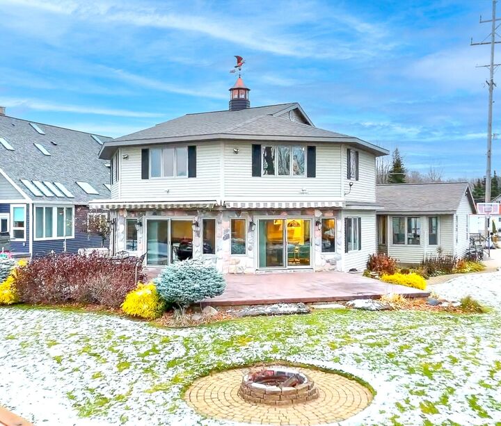 Property Photo: 4690 Birchcrest Drive MI 48629