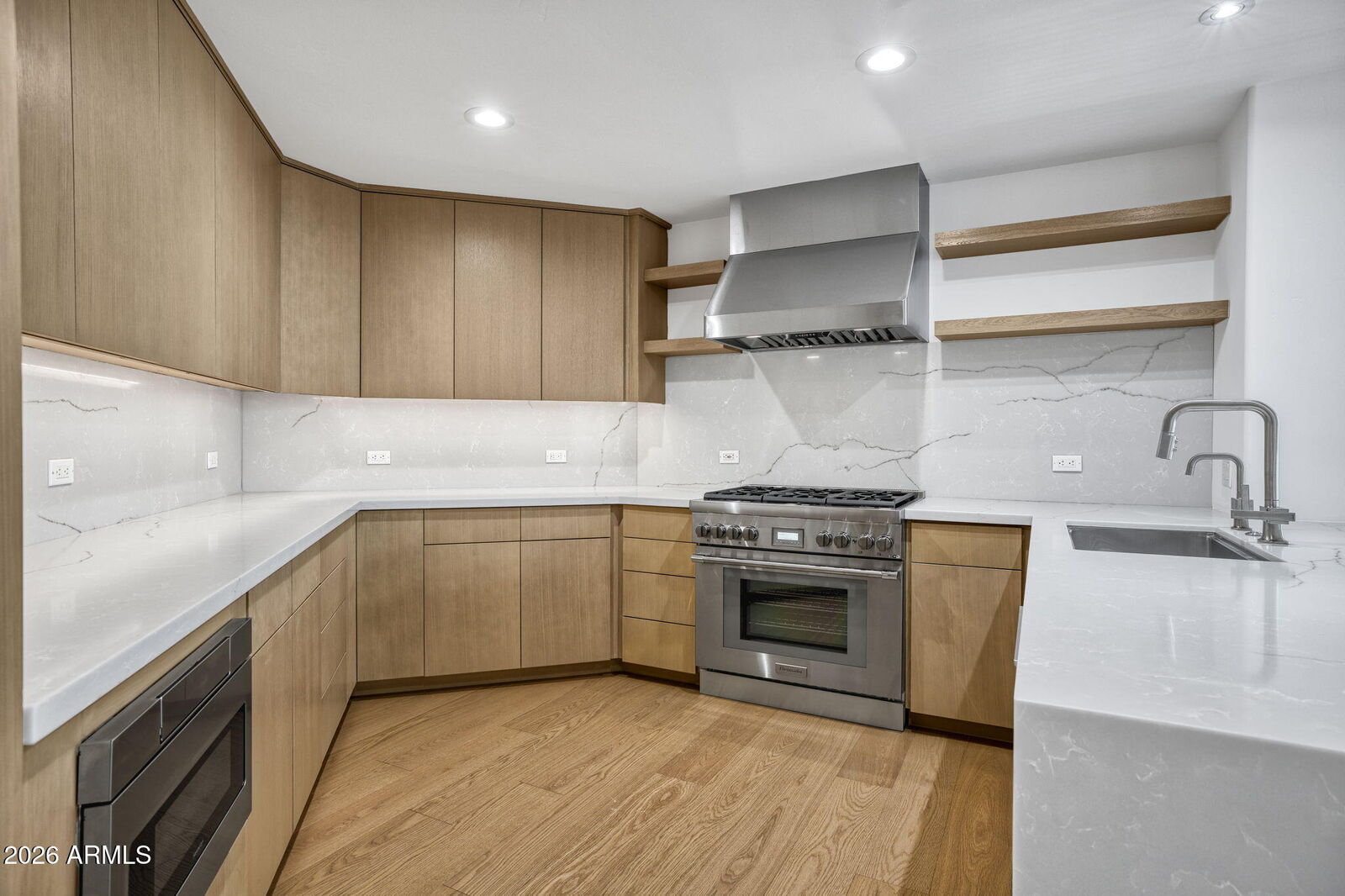 Property Photo:  2402 E Esplanade Lane 604  AZ 85016 