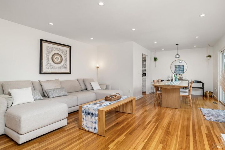 Property Photo:  281 San Carlos Way  CA 94945 