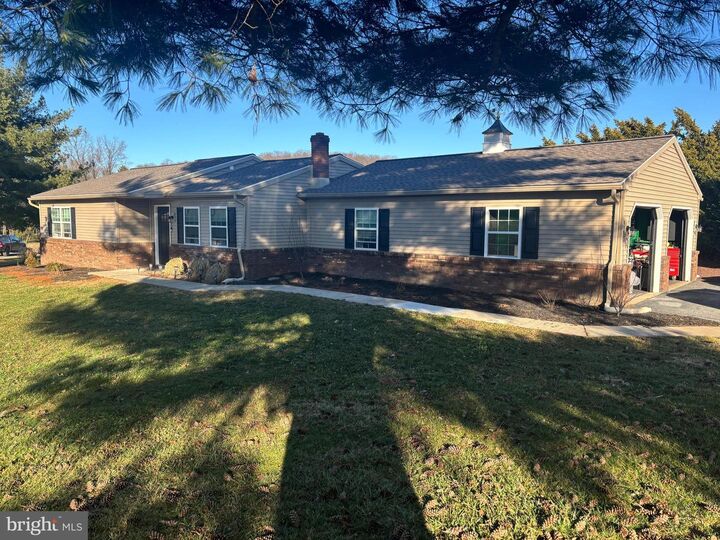 Property Photo:  501 Goldfinch Drive  PA 17512 