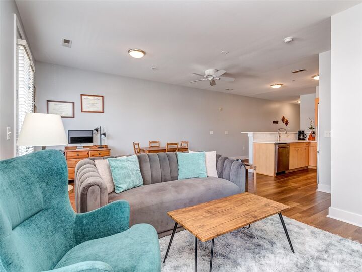 Property Photo:  1101 W 1st Street 211  NC 28202 