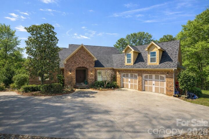 Property Photo:  27 Wateree Key Court  SC 29180 