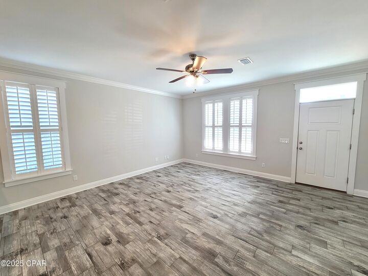 Property Photo: 5930 Sunset Avenue FL 32408