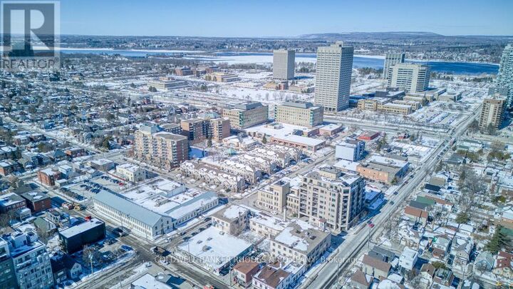 Property Photo:  320 Parkdale Avenue 401  ON K1Y 4X9 