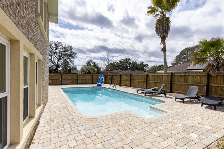 Property Photo: 5 NE Bedford Place FL 32547