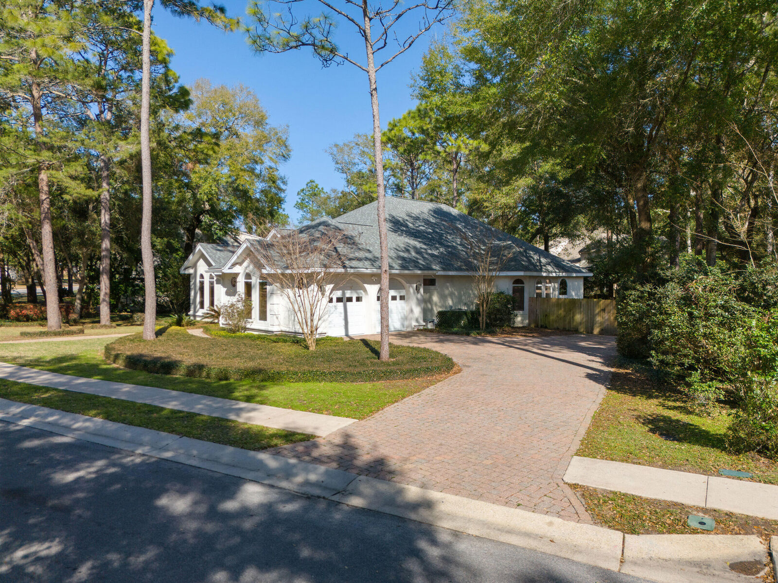 Property Photo:  831 Coldwater Creek Circle  FL 32578 