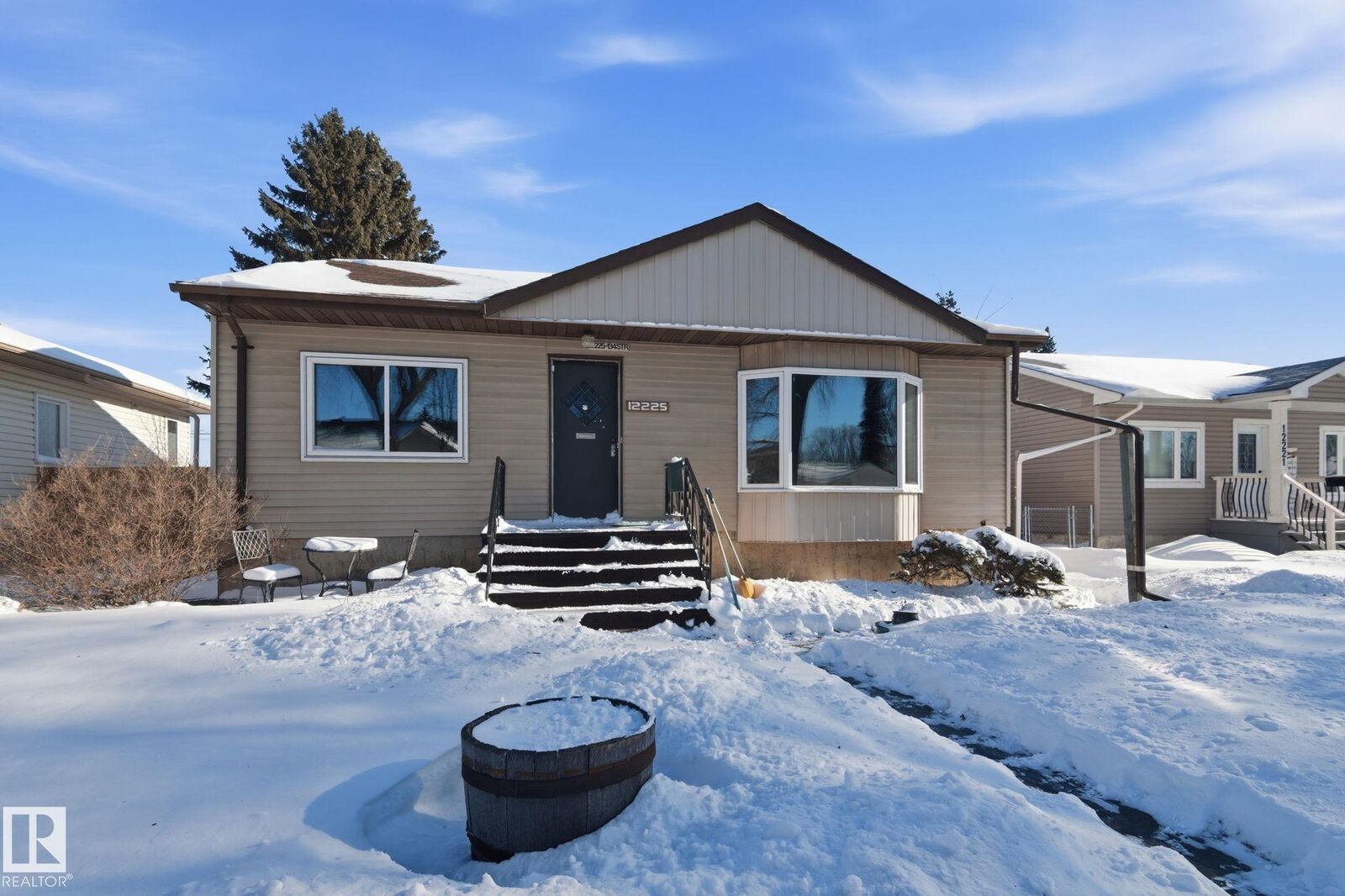 Property Photo:  12225 134 Street NW  AB T5L 1T8 