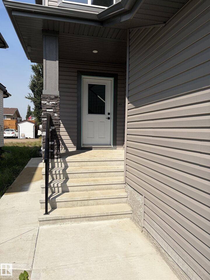 Photo de la propriété: 68 Maple Crescent AB T0A 1N0