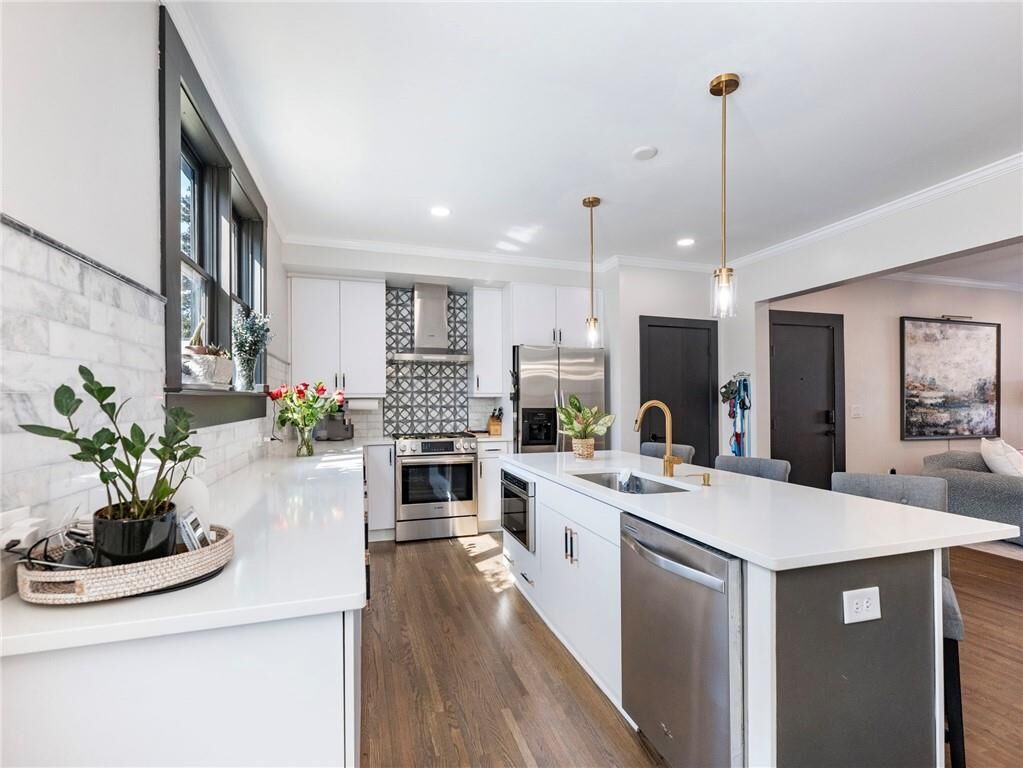 Property Photo:  88 Peachtree Memorial Drive NW 88  GA 30309 