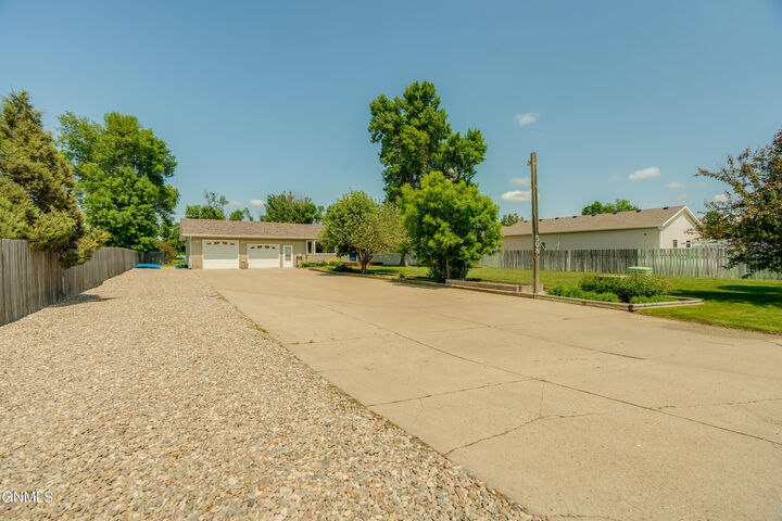 Property Photo:  508 Rosie Lane N  ND 58554 