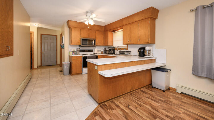 Property Photo:  407 E Street S  ND 58631 