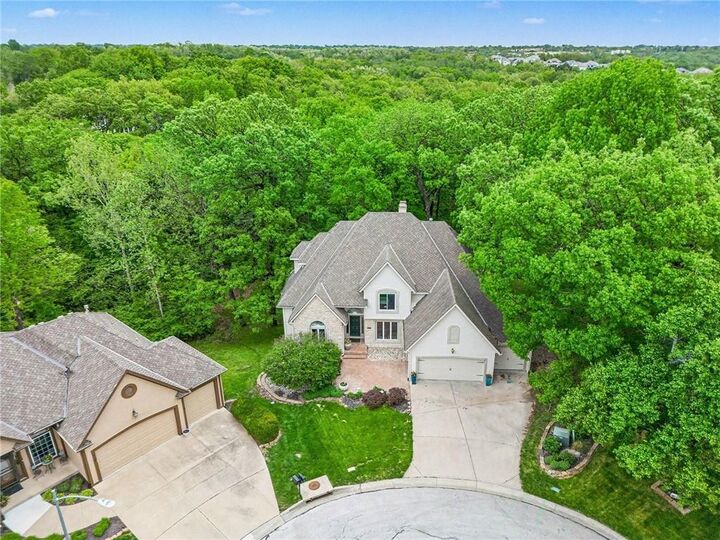 Property Photo:  5529 Sleepy Hollow Drive  MO 64152 