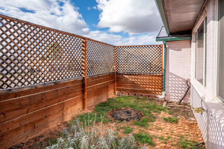 Property Photo:  469 S 150 E  UT 84720 